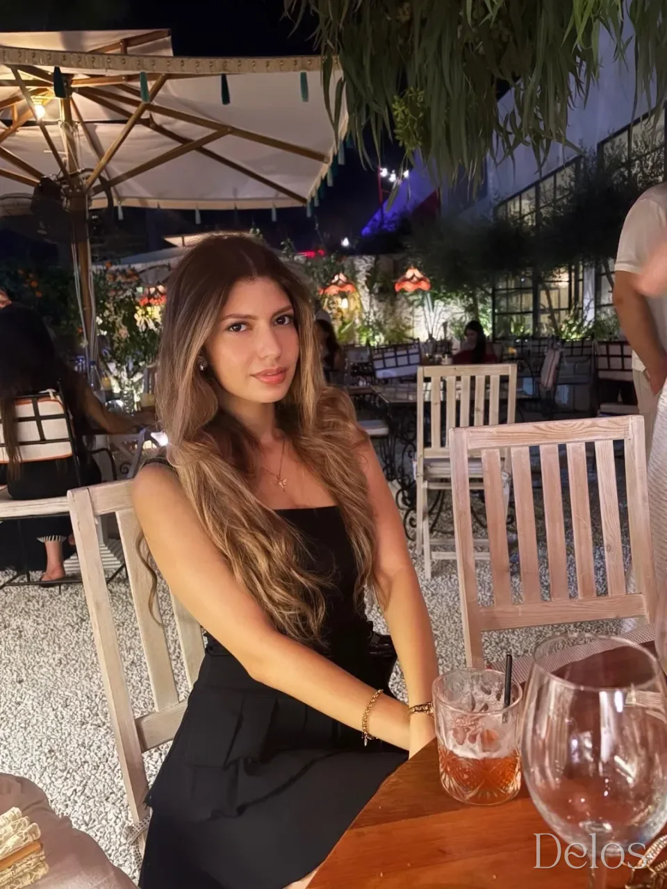 Sarra M، موديل تصوير, عارضة أزياء, مضيفة استقبال في Tunis: الصورة الرئيسية
